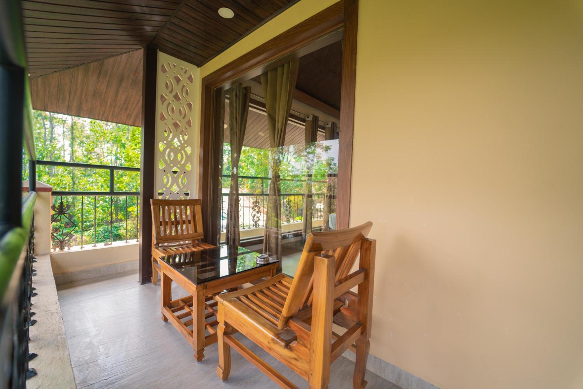 Kingmaker'S Plantation With River Stream Madikeri Dış mekan fotoğraf