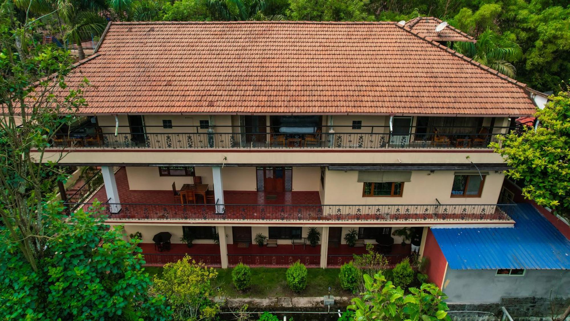 Kingmaker'S Plantation With River Stream Madikeri Dış mekan fotoğraf