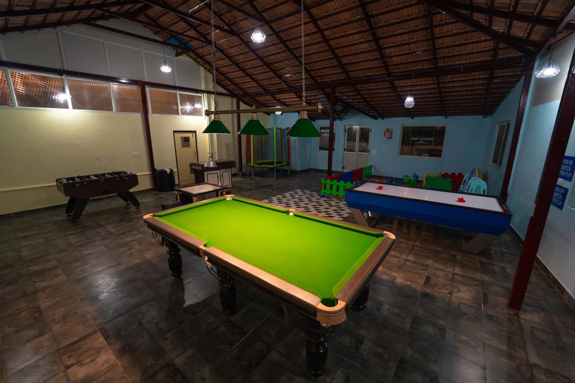 Kingmaker'S Plantation With River Stream Madikeri Dış mekan fotoğraf