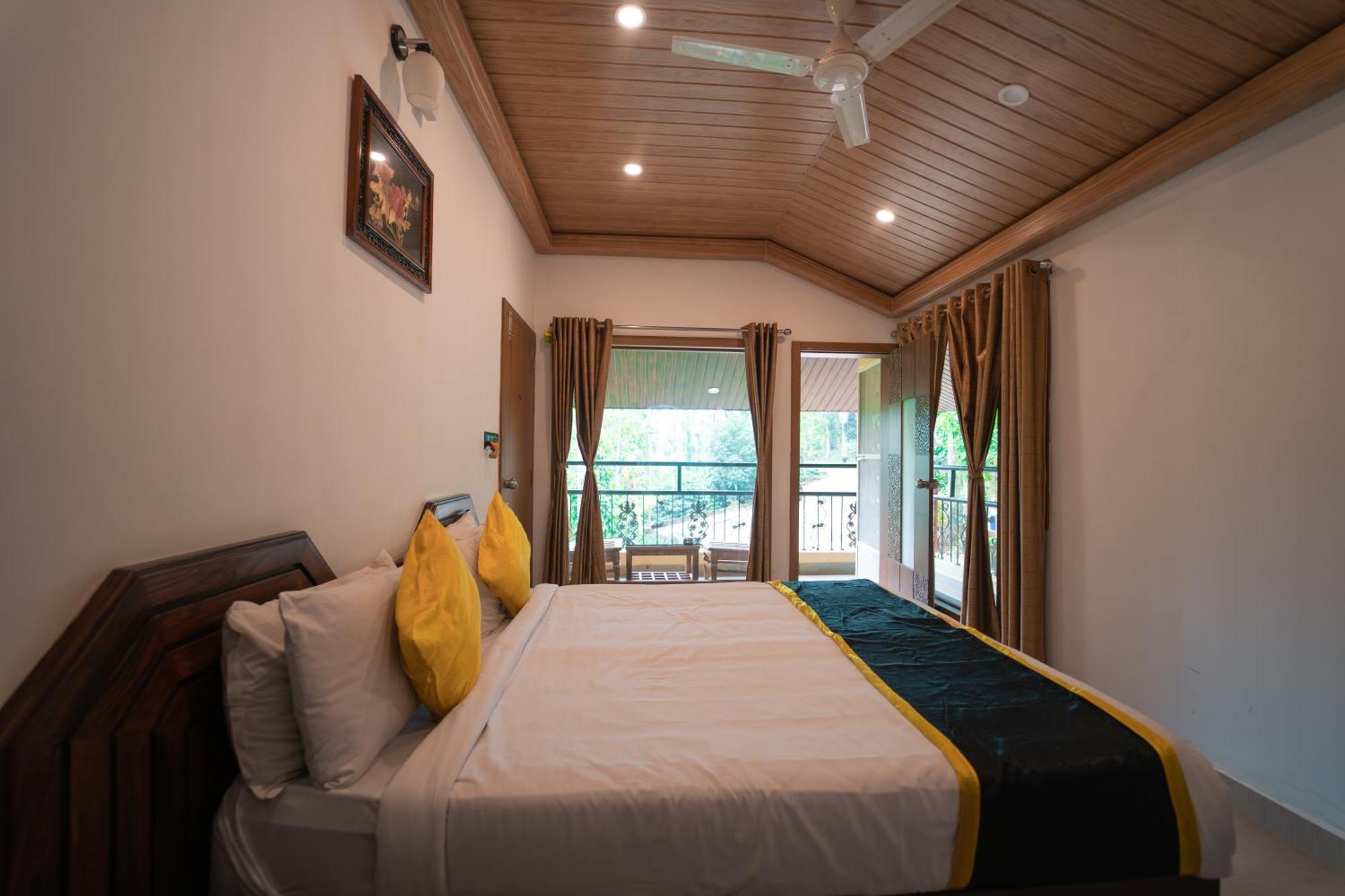 Kingmaker'S Plantation With River Stream Madikeri Dış mekan fotoğraf