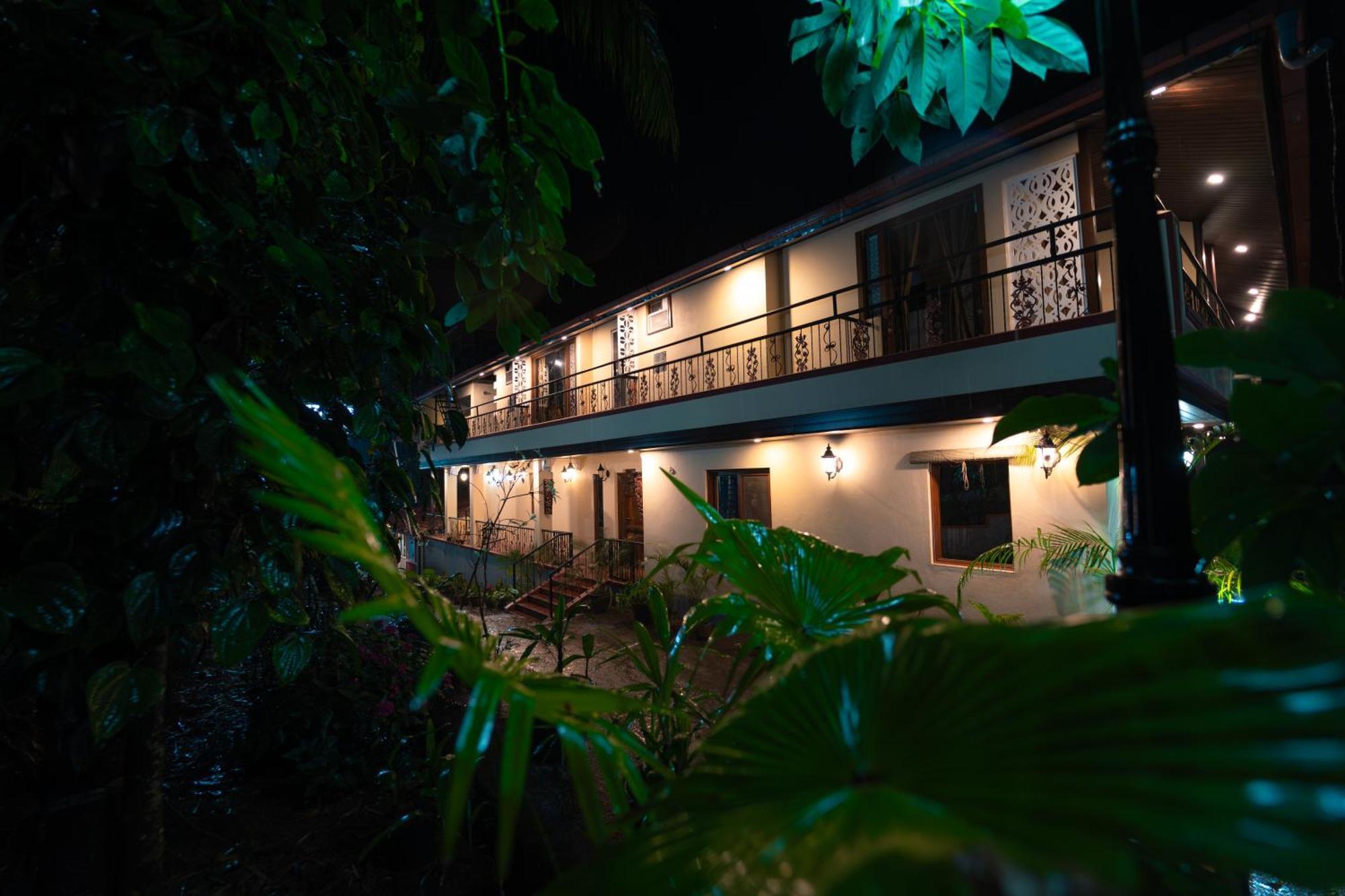 Kingmaker'S Plantation With River Stream Madikeri Dış mekan fotoğraf