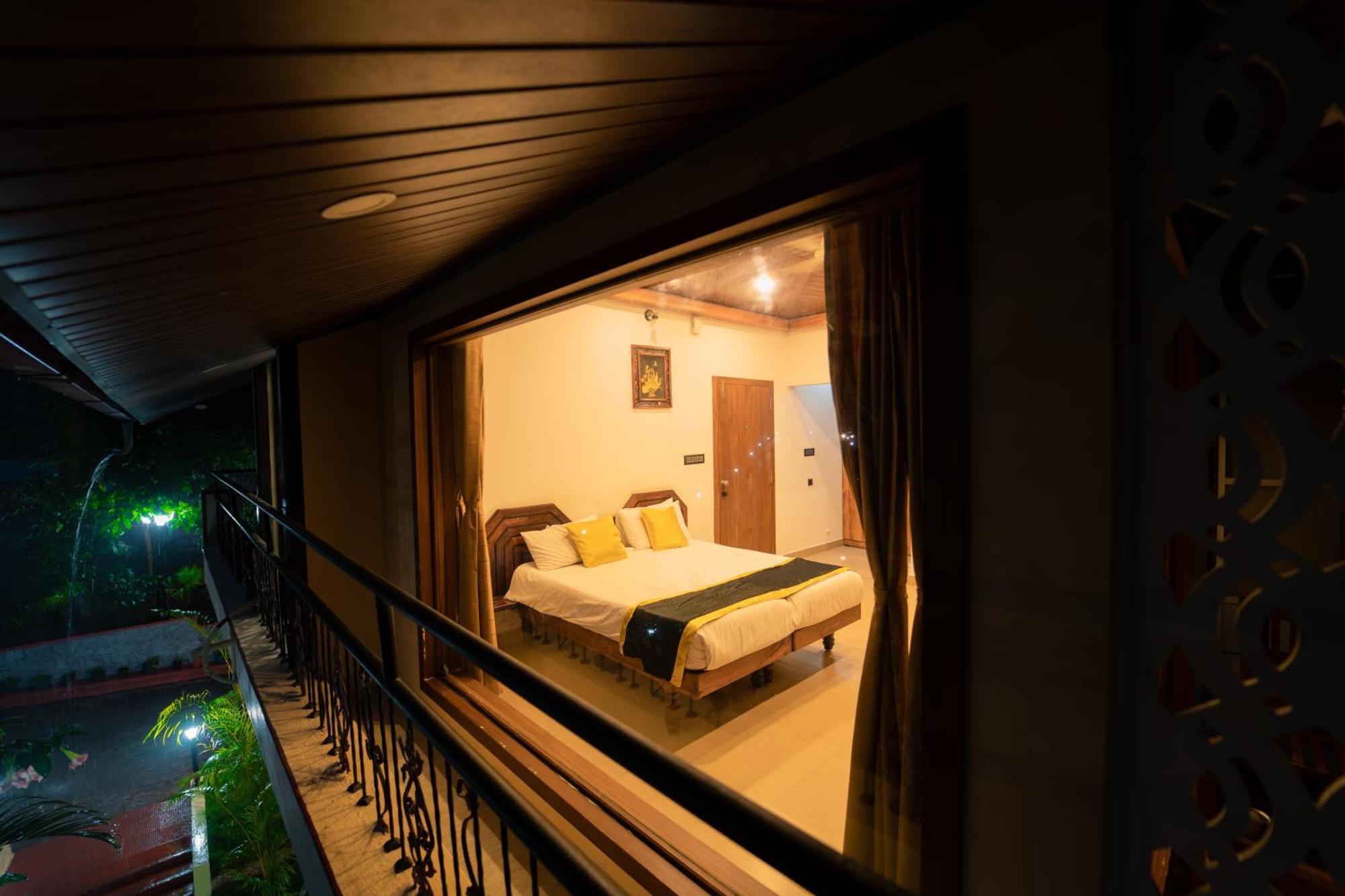 Kingmaker'S Plantation With River Stream Madikeri Dış mekan fotoğraf