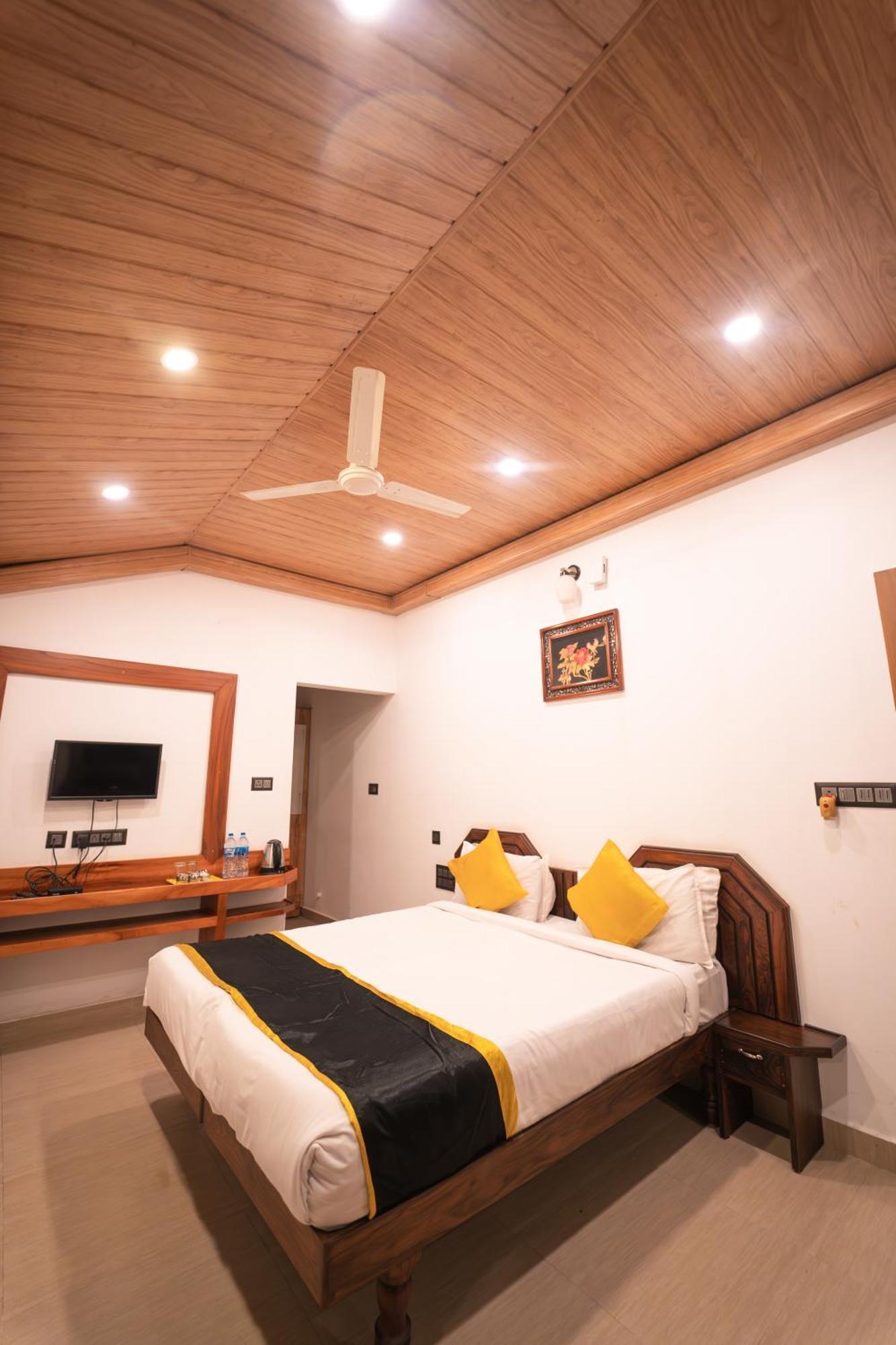 Kingmaker'S Plantation With River Stream Madikeri Dış mekan fotoğraf