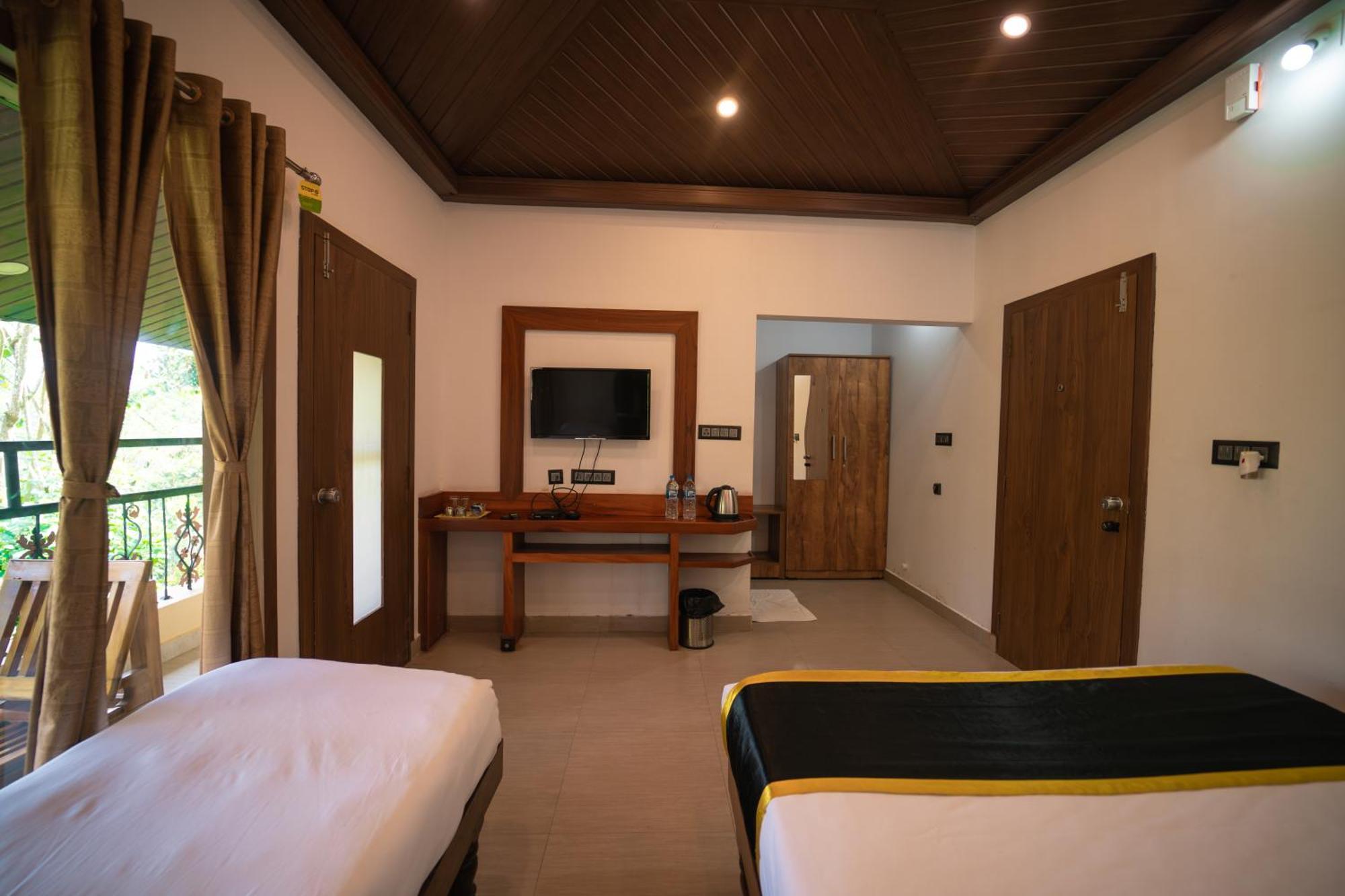 Kingmaker'S Plantation With River Stream Madikeri Dış mekan fotoğraf